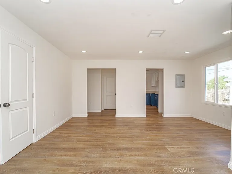 1101 E 115th St — Photo 15