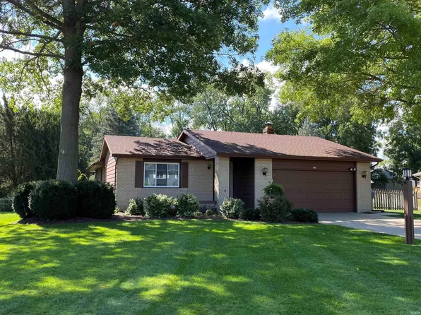 1806 Barclay Dr, Goshen, IN 46528