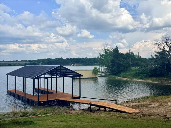 104 Park Ln, Gainesville, TX 76240