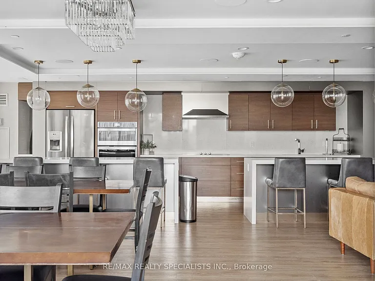 1050 Main St E #718 — Photo 31