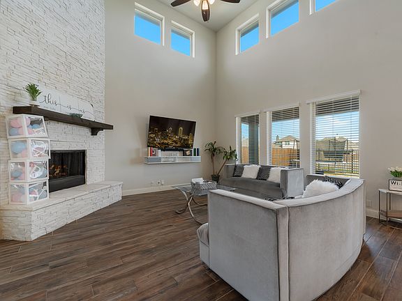 3rd image of 3825 Honey Grove Dr