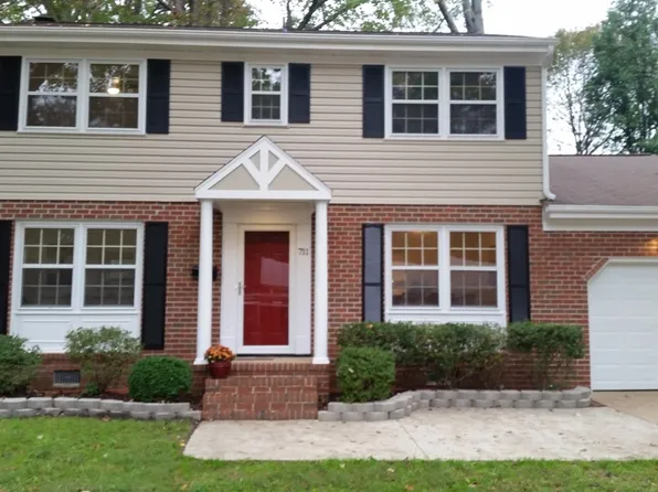 711 Lance Dr, Newport News, VA 23601