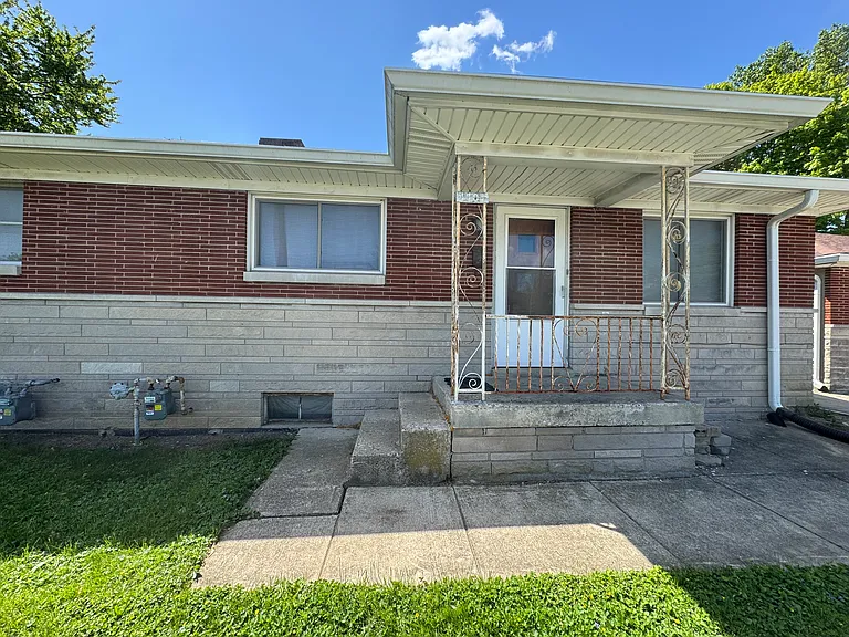 1701 E Southern Ave — Photo 2