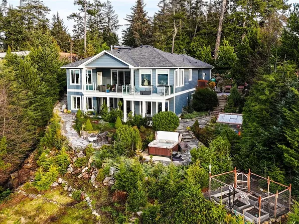 7420 Thornton Hts, Capital, BC V9Z 1L8