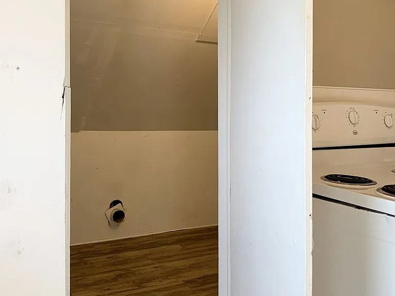 630 Lyndale St — Photo 5