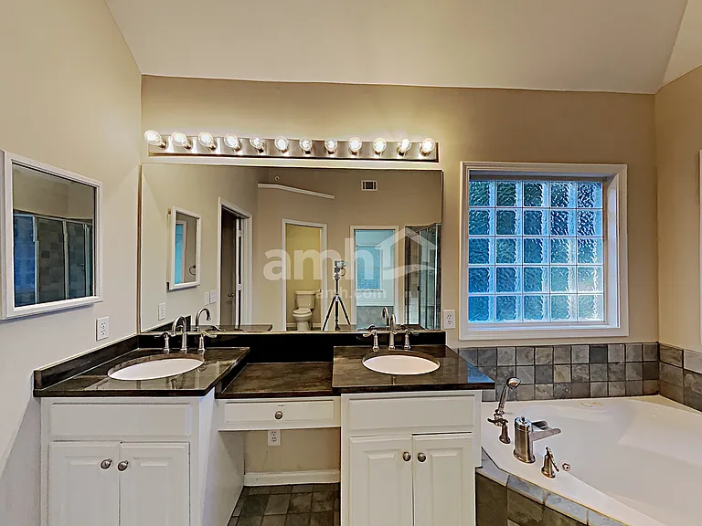 815 Hillcrest Ln — Photo 21