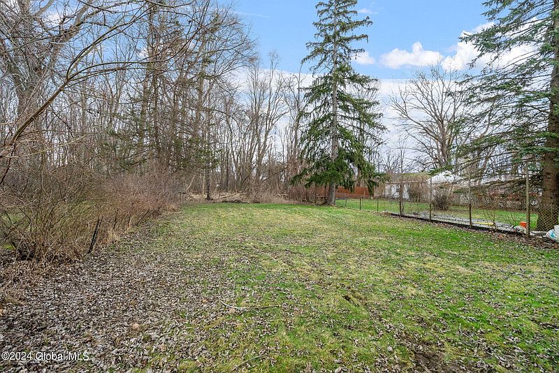 3rd image of 7 Sunnyside Avenue