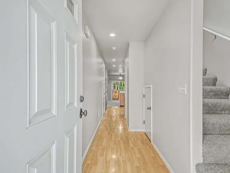 4857 SW 141st Ave — Photo 4