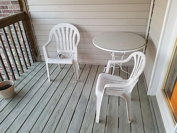 4th image of 1020 Duchess Dr