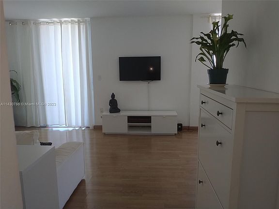 4th image of 7800 Carlyle Ave APT 4A