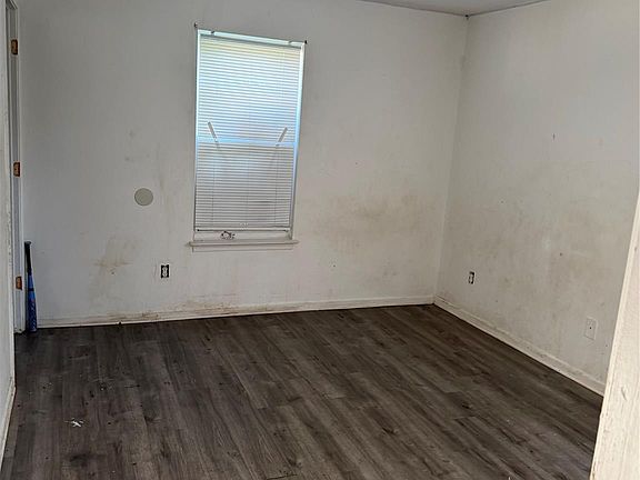 3rd image of 3128 Seymour Dr