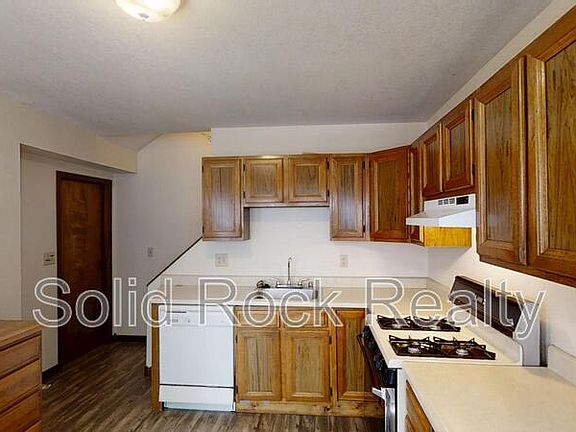 3rd image of 511 E Cache La Poudre St #A