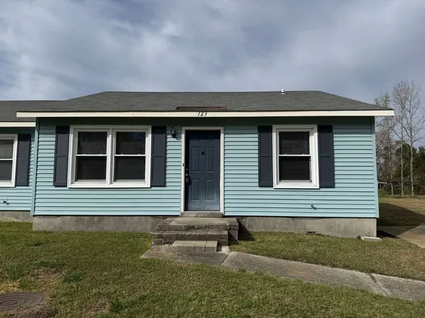 123 Stallion Dr, Jacksonville, NC 28540