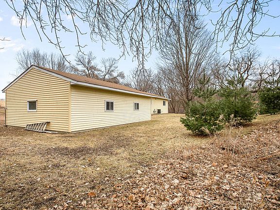 5th image of 1565 Bluff Creek Dr