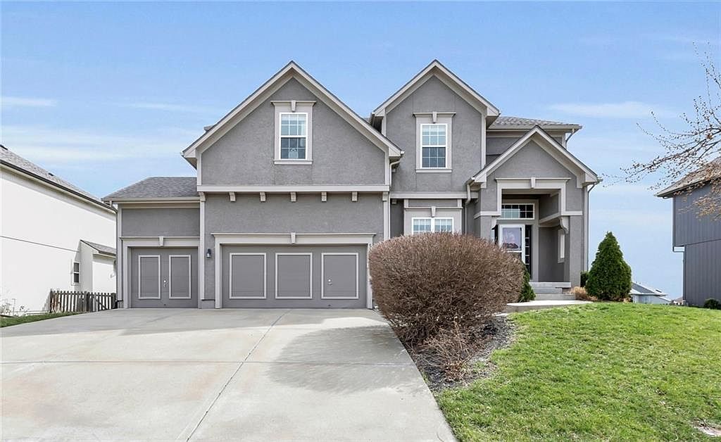 5135 Meadow Height Dr, Shawnee, KS 66226 | Zillow