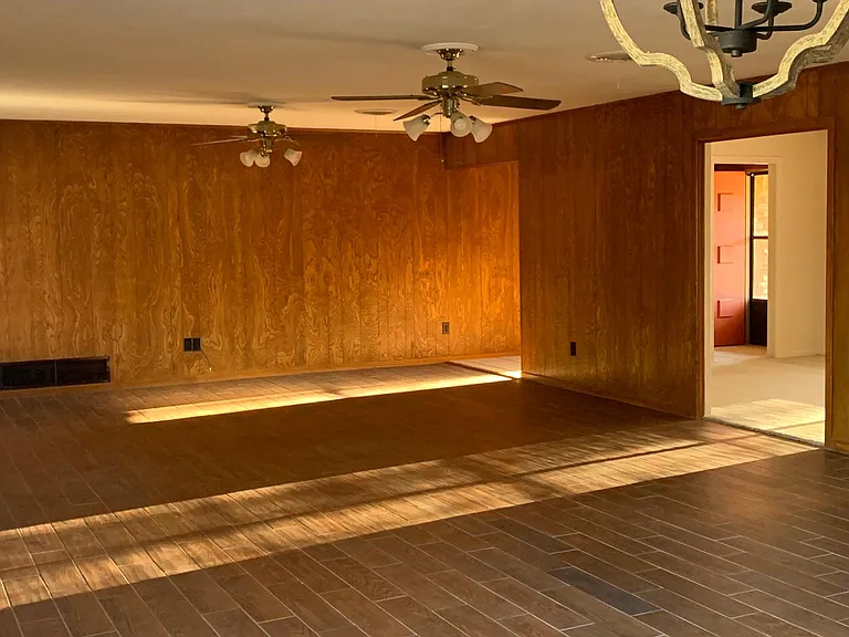 1513 Richland Dr — Photo 3