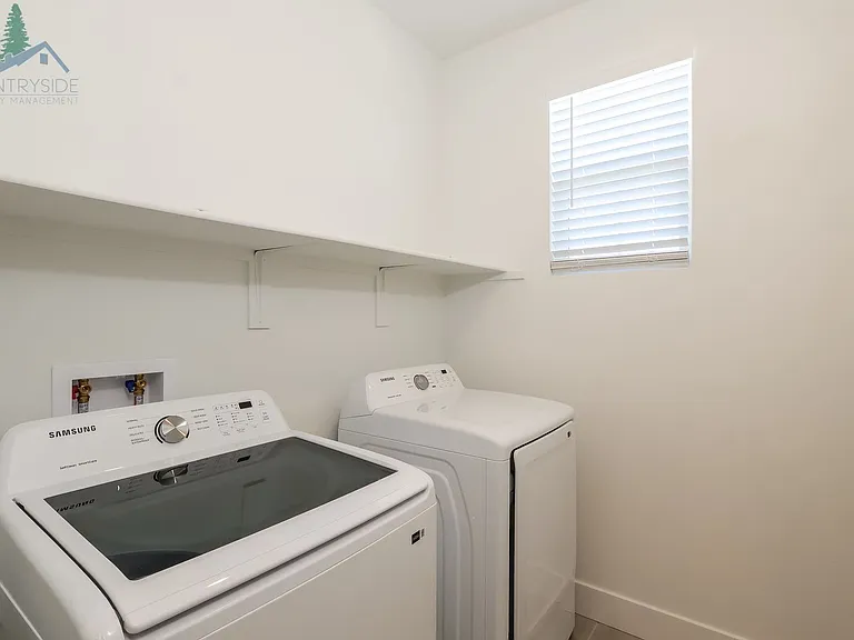 2824 Wrangell St — Photo 18