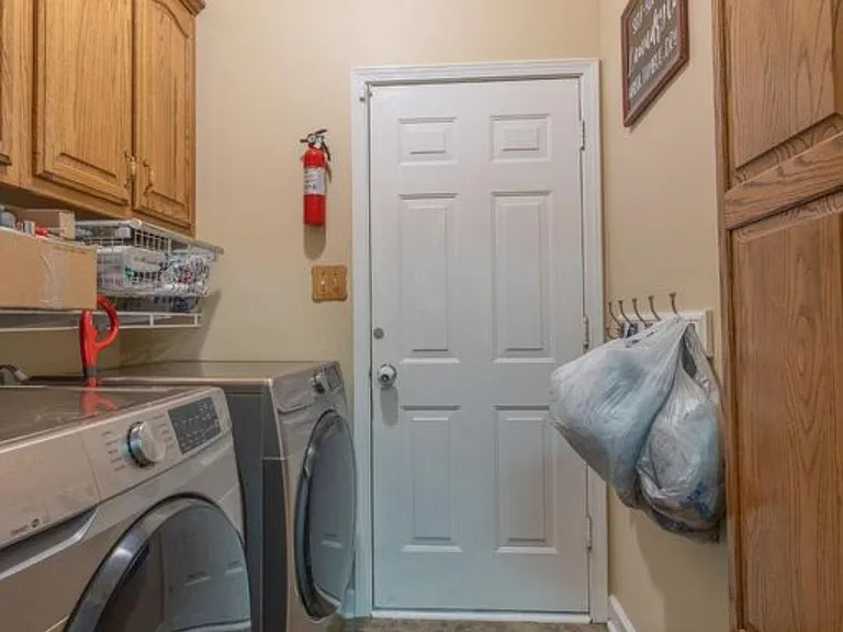 735 Courtland Ave — Photo 27