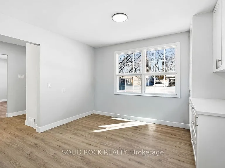 2158 Fillmore Cres — Photo 7