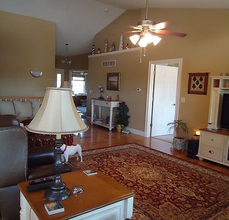 Great room with vaulted ceilings