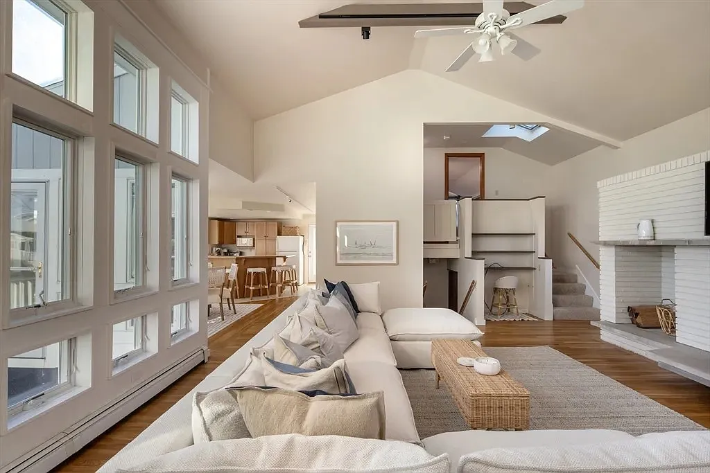 3 bed, 1899 sqft, $3,400 — Photo 4