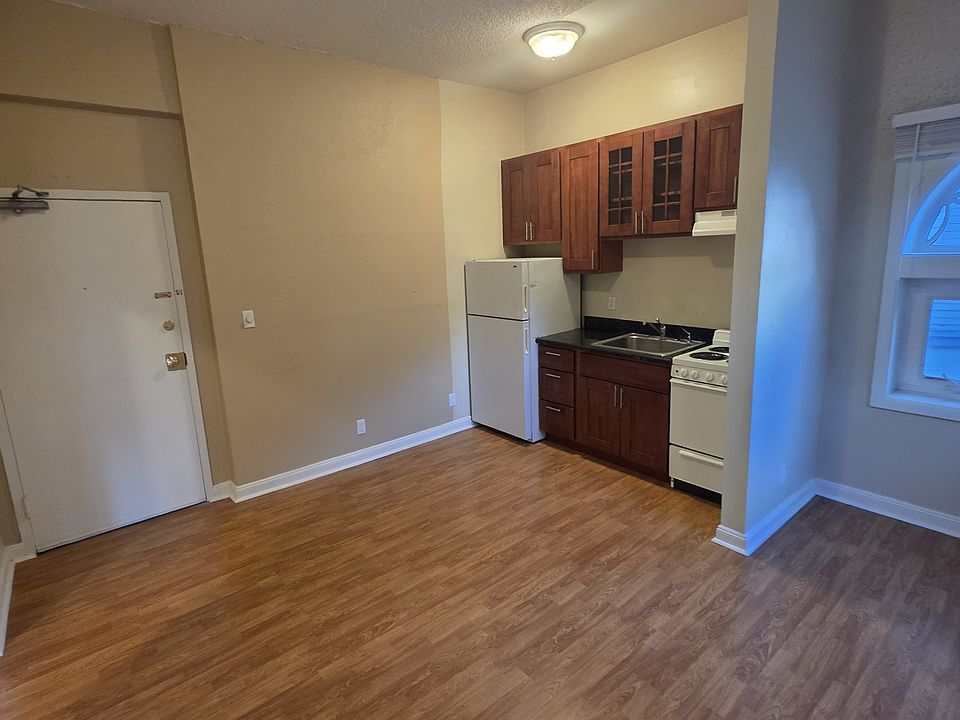 1st image of 901 Fell St APT 11