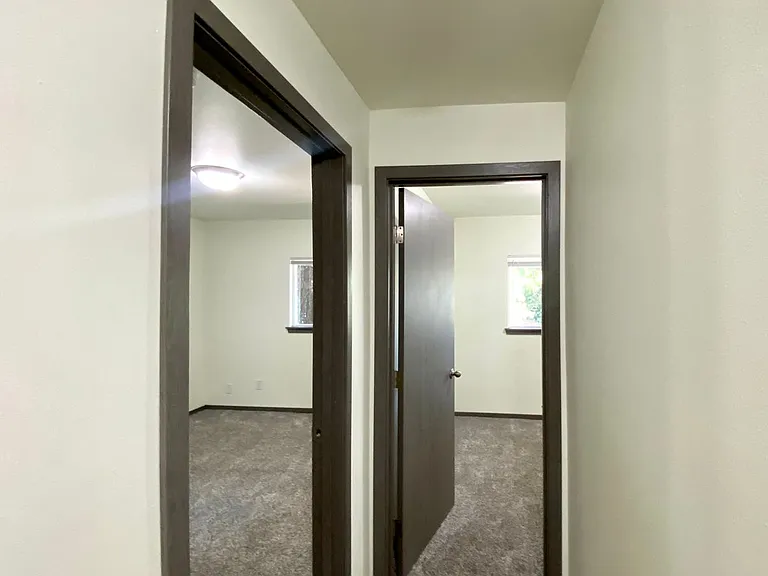 Clover Creek Apartments — Photo 5