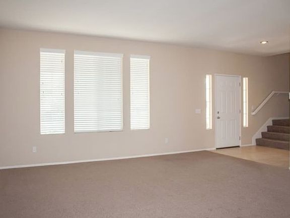2nd image of 15126 Versailles St
