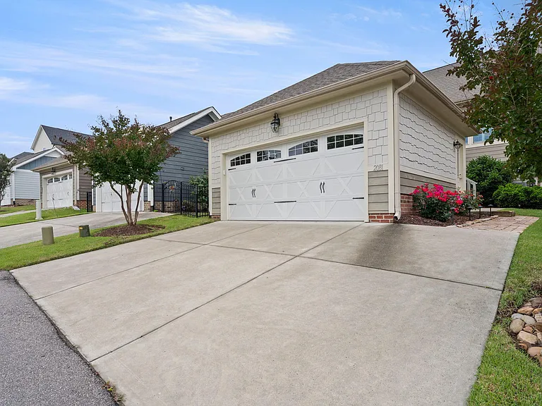 2081 Great Ridge Pkwy — Photo 32