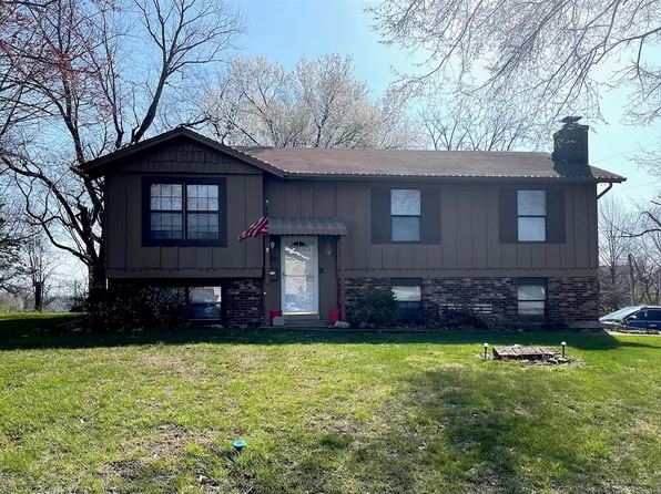 620 5th St, Warrenton, MO 63383