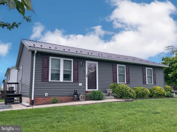 3 Antler Ln, New Oxford, PA 17350