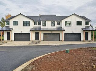 307 Talons Dr, Eagle Point, OR 97524