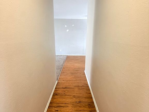 5th image of 3001 Bee Ridge Rd APT 205