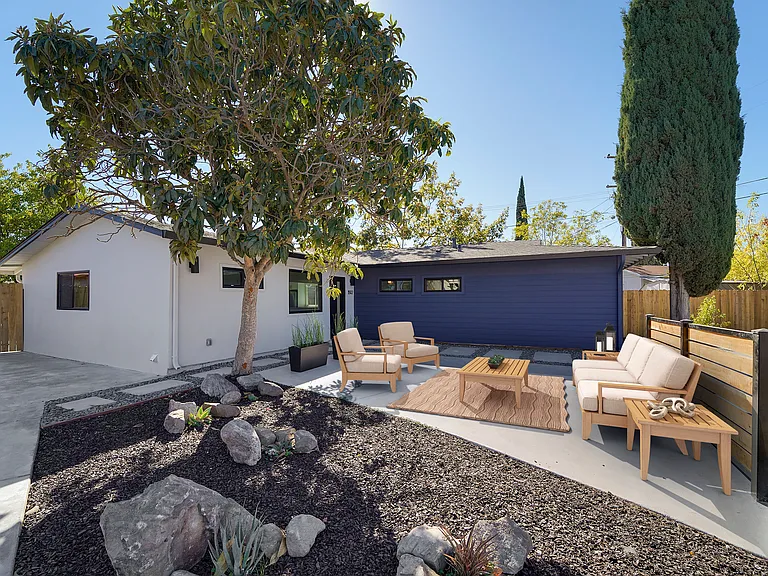 1502 Coolidge St — Photo 8