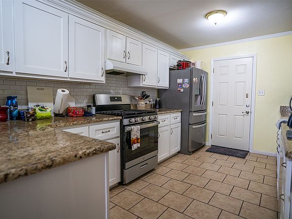 3rd image of 15 45th St SW