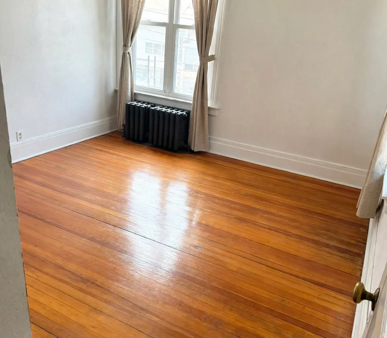 3 bed, 1300 sqft, $2,900 — Photo 4
