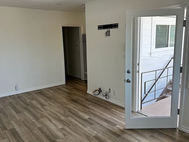 412 1/2 Dahlia Ave — Photo 19