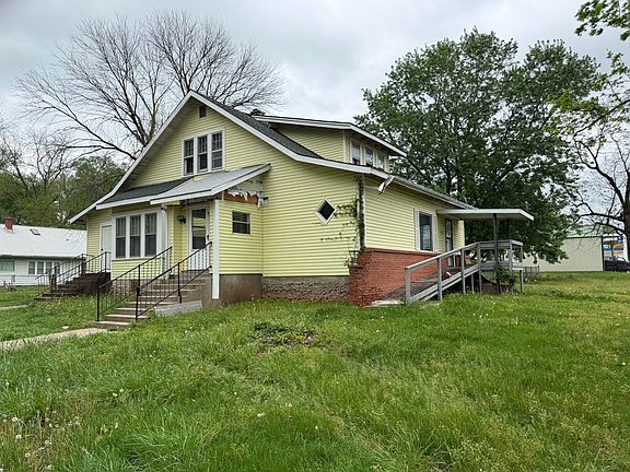 2nd image of 209 W Rose Avenue