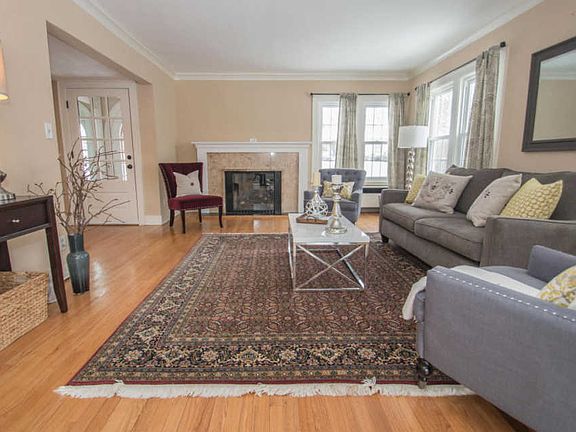 5th image of 731 E Lake View Ave