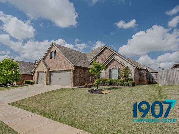 3rd image of 1013 Samantha Ln