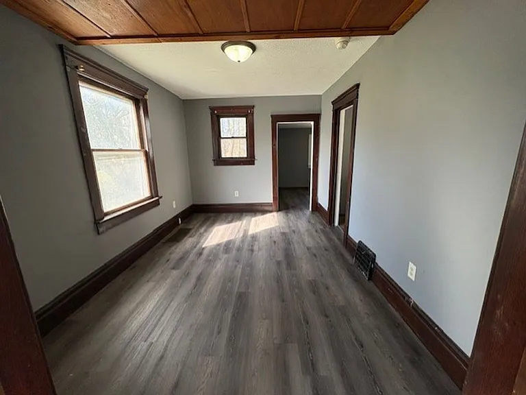 566 Sumner St — Photo 3