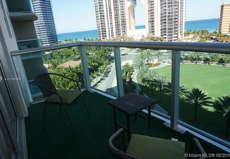 19370 Collins Avenue Seasonal #923 — Photo 20