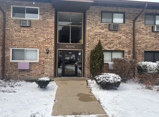 806 E Old Willow Rd APT 211, Prospect Heights, IL 60070