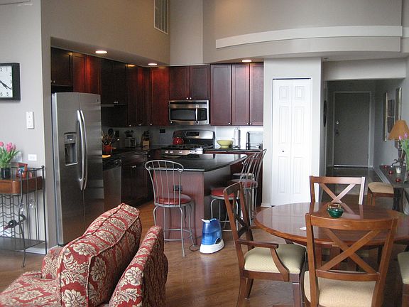 2nd image of 616 W Fulton St APT 715