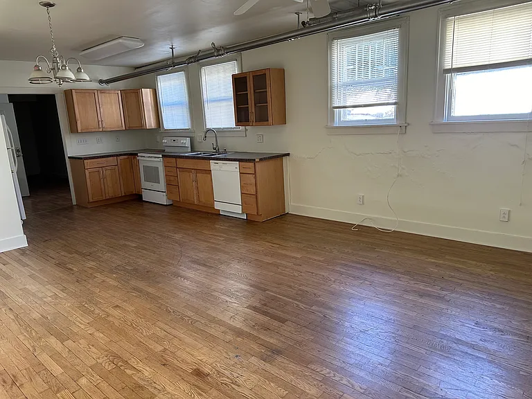 816 Washington St #5 — Photo 3