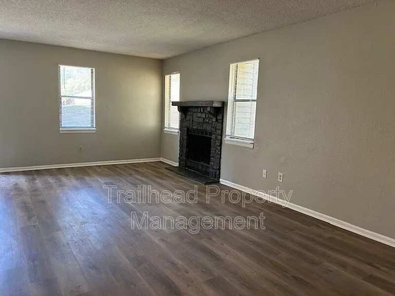 8702 NW 82nd Ter #A — Photo 4