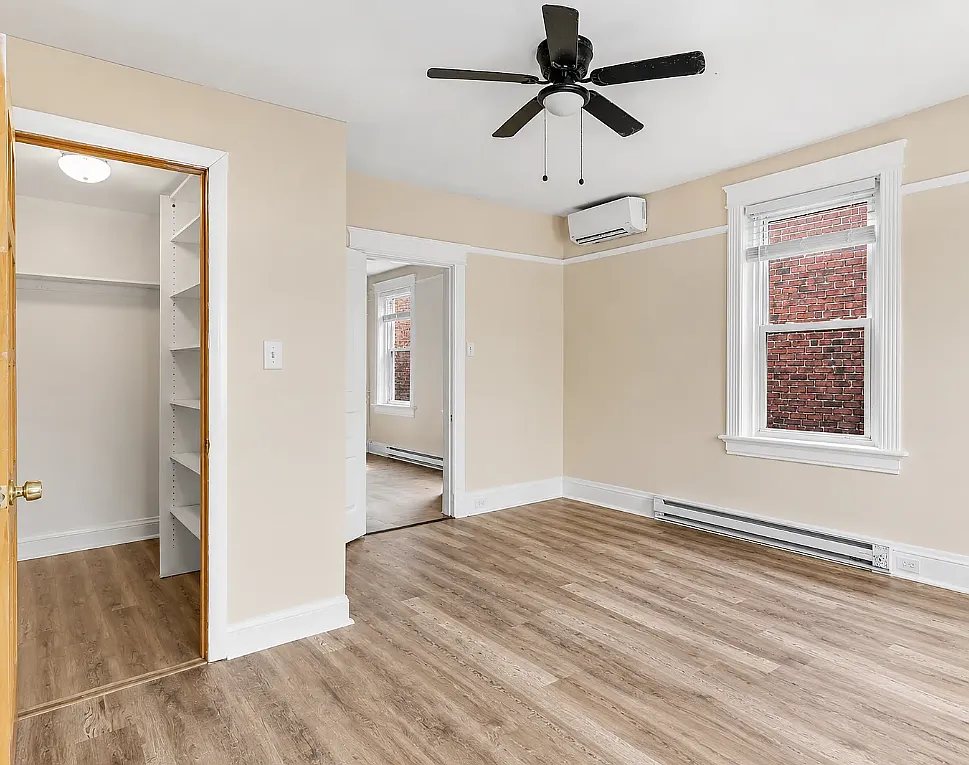 1 bed, 700 sqft, $1,100 — Photo 2