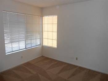 5th image of 634 Freeburg Pl