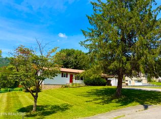 130 Griffith Ln, Jacksboro, TN 37757