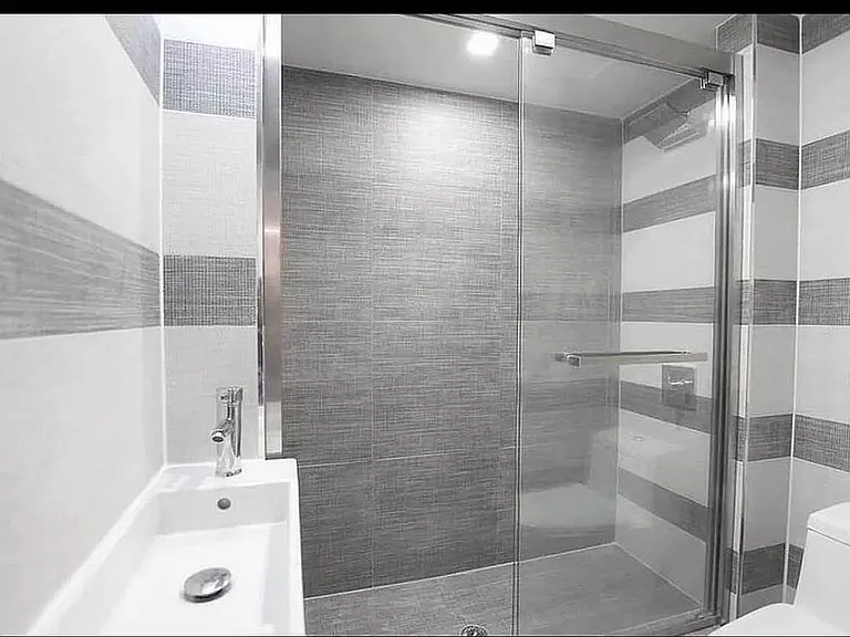 34 8th Ave #4D — Photo 5